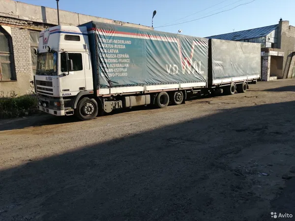 Тентованный грузовик DAF 95