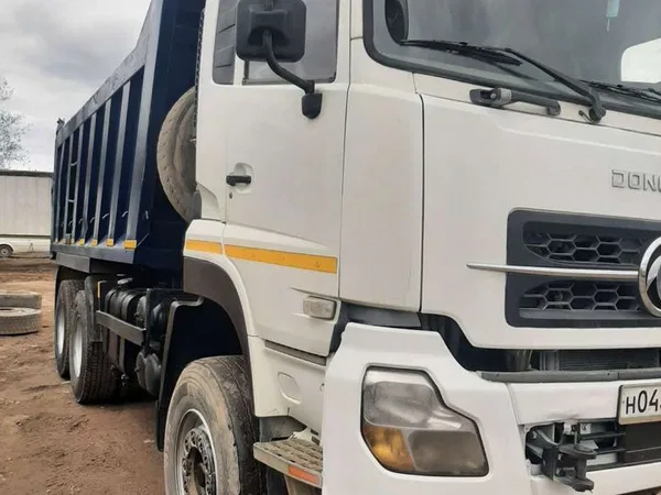 Самосвал DongFeng