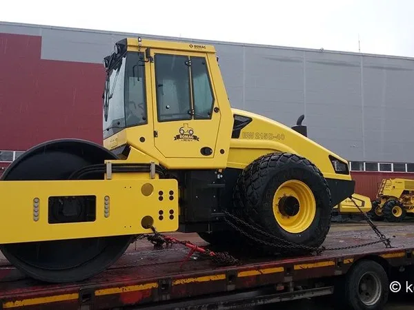 Грунтовый каток Bomag BW215D-40