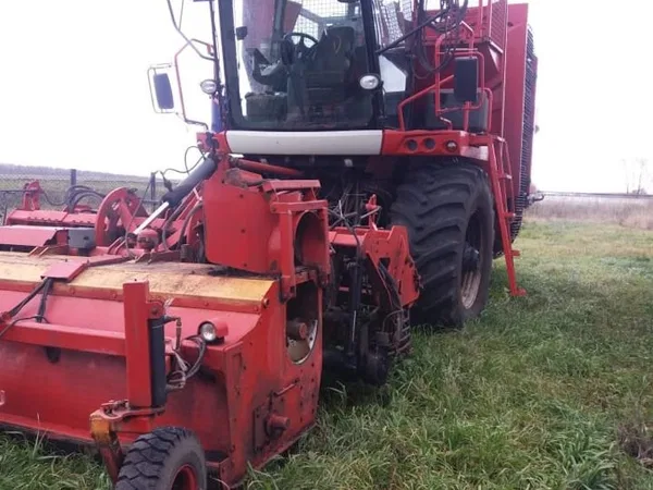 Свеклоуборочный комбайн Agrifak Quatro
