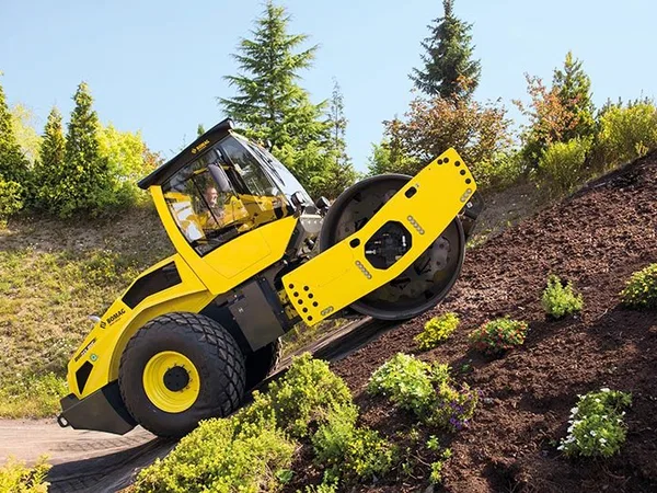 Грунтовый каток Bomag