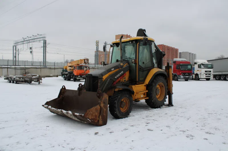 Экскаватор-погрузчик volvo BL61B