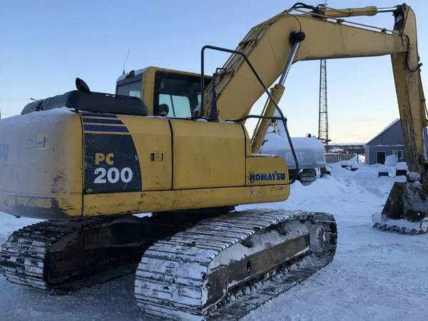 Гусеничный экскаватор Komatsu PC200-8