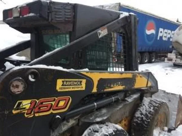 Мини-погрузчик New Holland L160