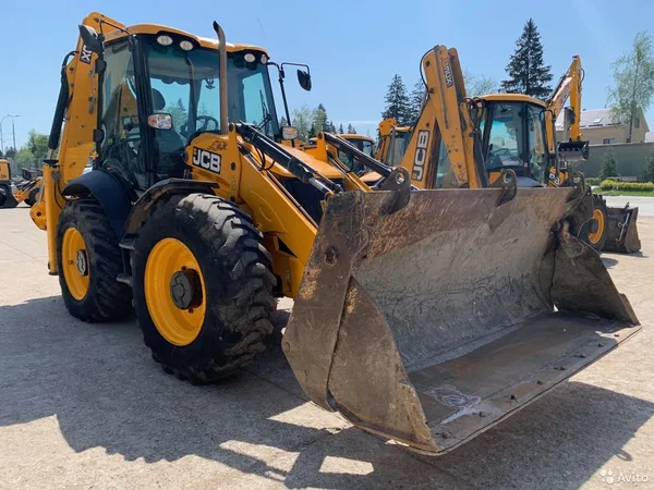 Экскаватор-погрузчик JCB 4CX