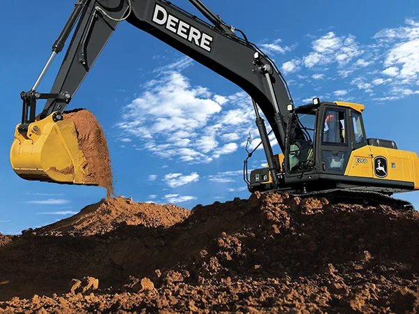 Гусеничный экскаватор John Deere 260LC