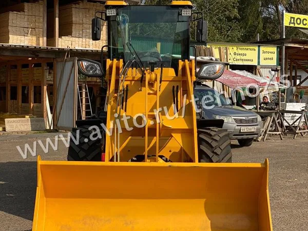 Фронтальный погрузчик Builder ZL28
