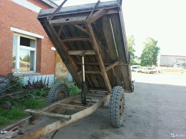 Тракторный прицеп (самосвальный)