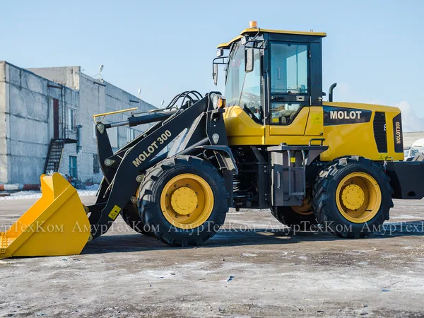 Фронтальный погрузчик MOLOT 300