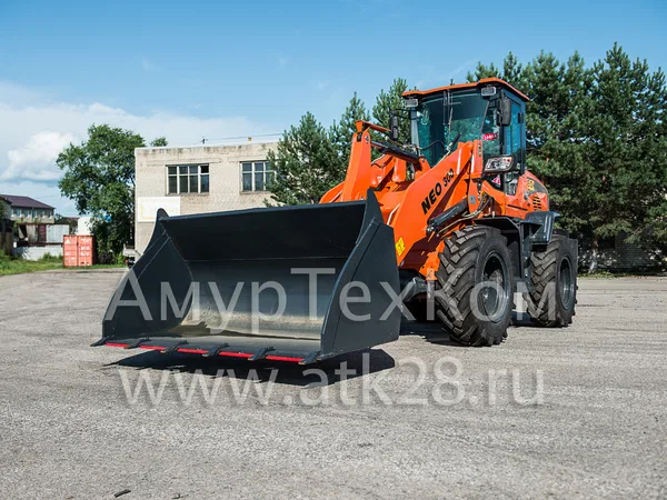 Фронтальный погрузчик NEO 300