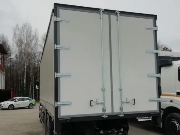 Тентованный грузовик КамАЗ 65207-87