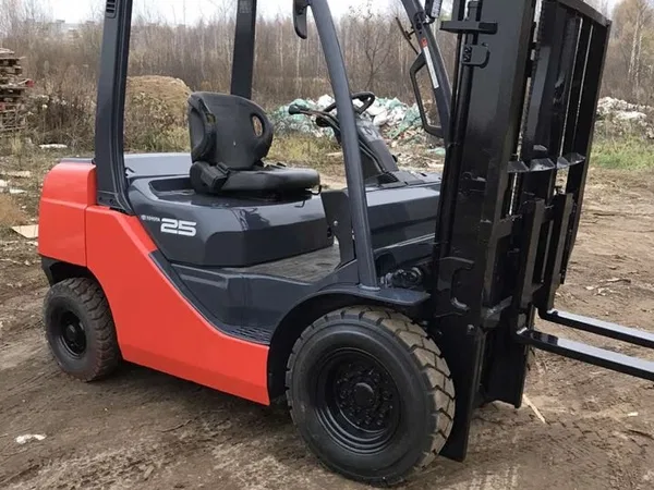Вилочный погрузчик Toyota 62 - 8FD25