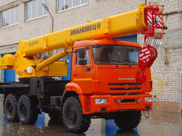 Автокран Ивановец КС-45717К-3 на шасси КамАЗ 43118