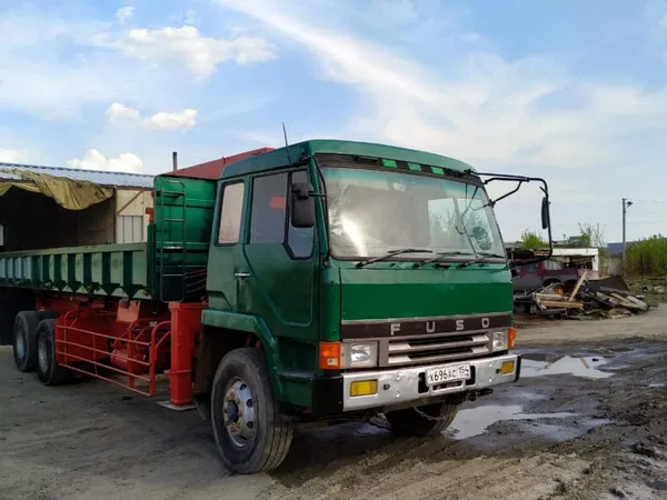 Бортовой грузовик с КМУ Mitsubishi Fuso
