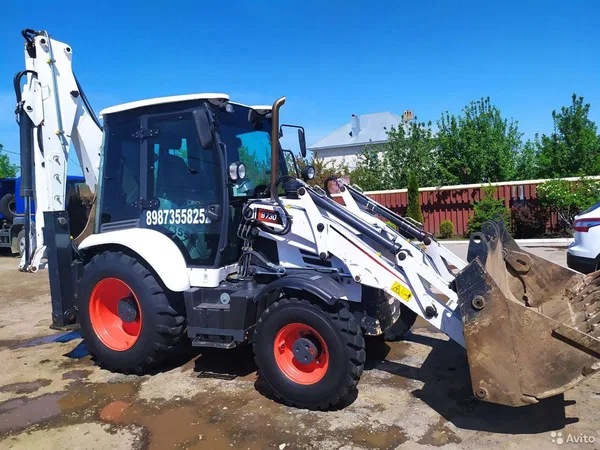 Экскаватор-погрузчик Bobcat B730