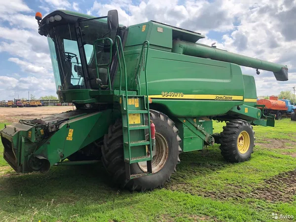 Зерноуборочный комбайн John Deere 9640