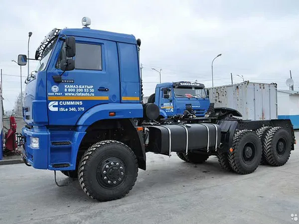 Седельный тягач КамАЗ 65225-6215-47 (rт)