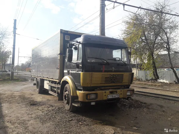 Грузовой фургон Mercedes-Benz 1722