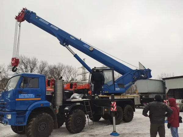 Автокран Клинцы КС-65719-3К на шасси КамАЗ 63501