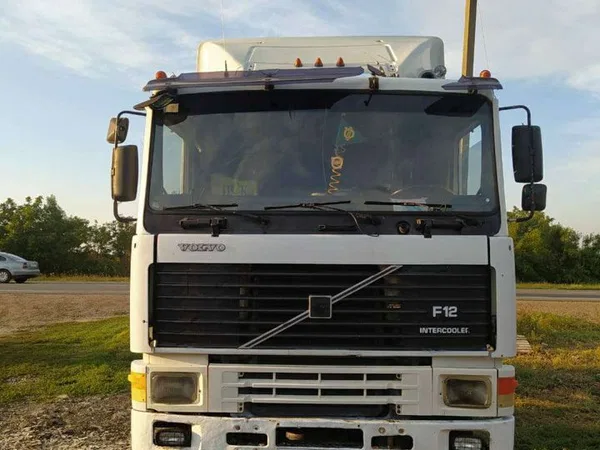 Седельный тягач Volvo F 12