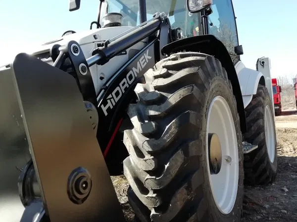 Экскаватор-погрузчик Hidromek 102B