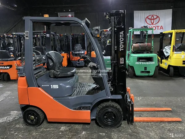 Вилочный погрузчик Toyota 32-8FG15