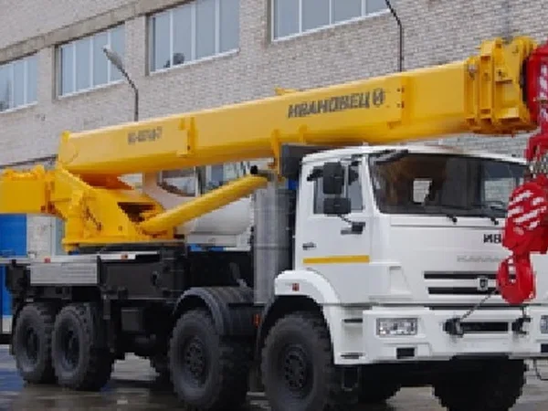 Автокран Ивановец КС-65740-7 на шасси КамАЗ 63501
