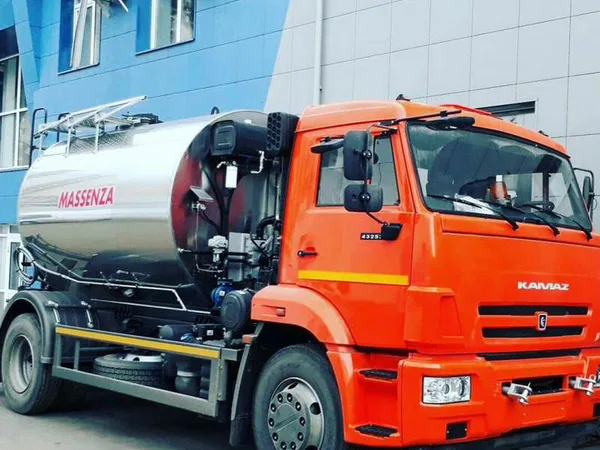 Автогудронатор Massenza 6000 л. на шасси КамАЗ 43253