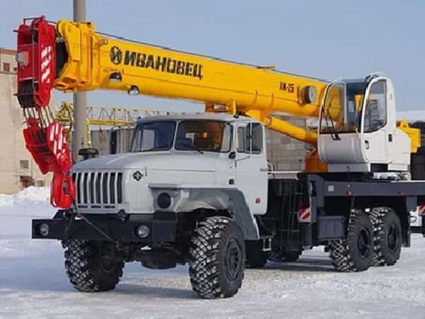 Автокран Ивановец КС-45717-1Р на шасси УРАЛ 4320