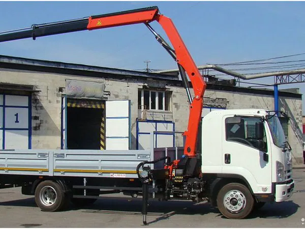 Бортовой грузовик с КМУ ISUZU FSR34UL-PCUN с КМУ Ferrari F148 A2