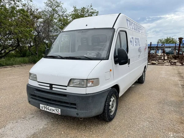 Цельнометаллический фургон Peugeot Boxer