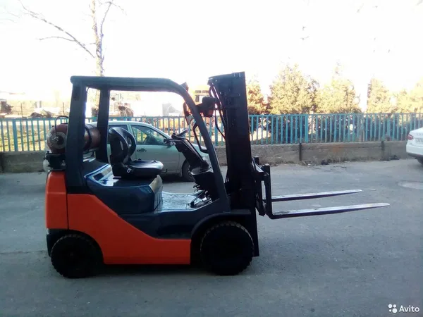 Вилочный погрузчик Toyota FGF15