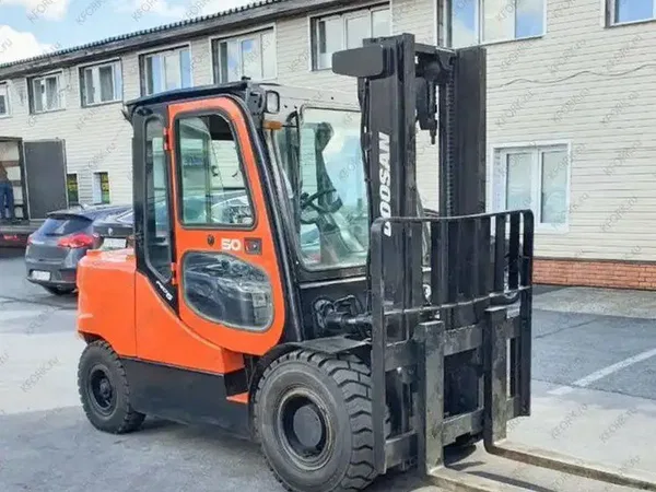 Вилочный погрузчик Doosan D50SC