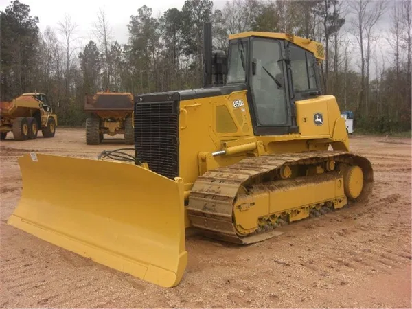 Гусеничный бульдозер John Deere 850J