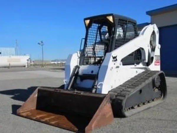 Гусеничный мини-погрузчик Bobcat Т300