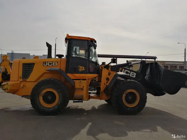 Фронтальный погрузчик JCB 456ZX