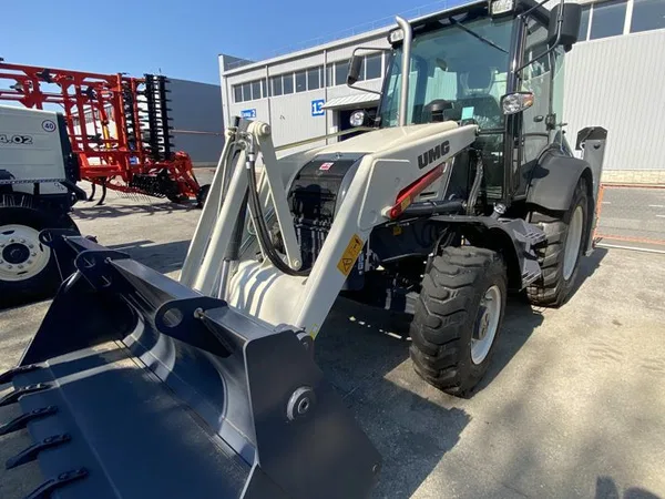 Экскаватор-погрузчик UMG TLB 825