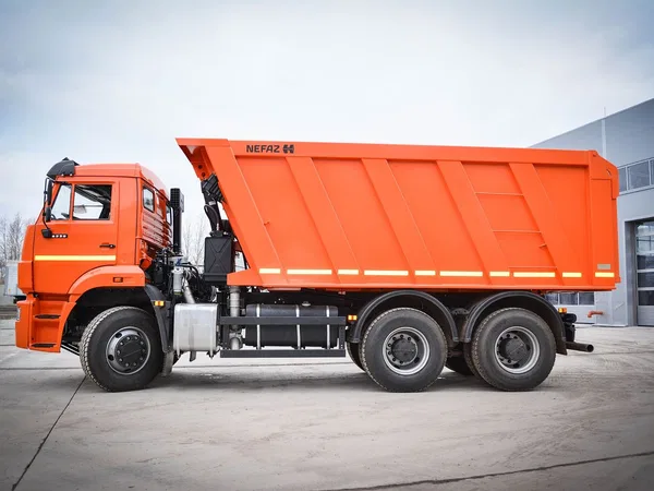Самосвал КамАЗ 6520-26012-53