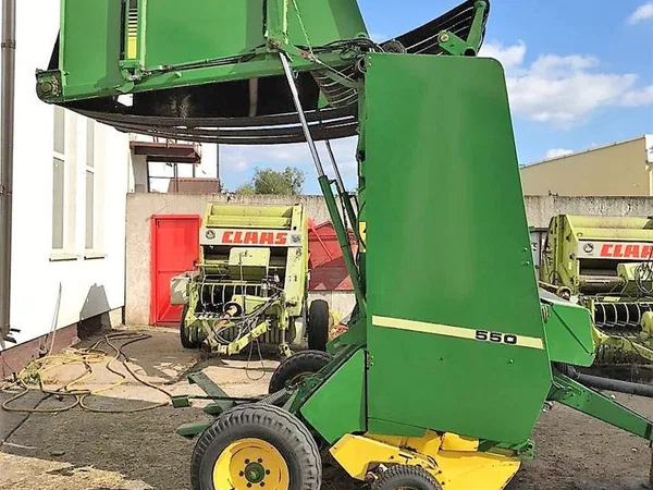 Пресс-подборщик John Deere 550