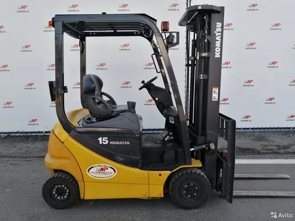 Вилочный погрузчик komatsu