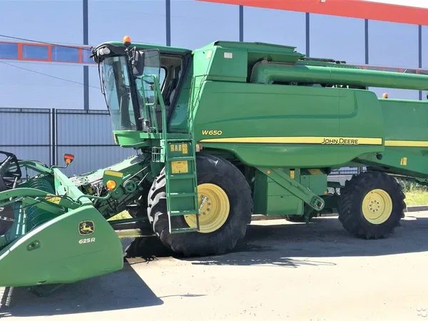 Зерноуборочный комбайн John Deere W650
