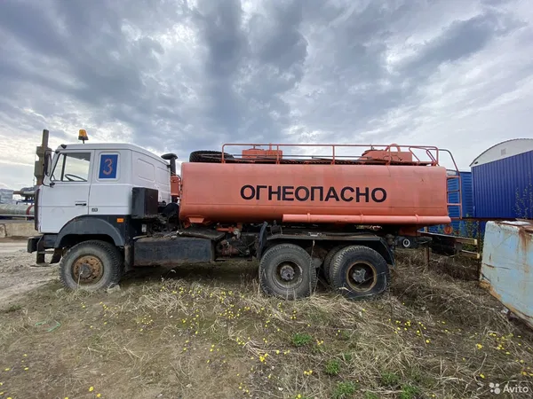 Бензовоз МАЗ 630305 АТЗ-16