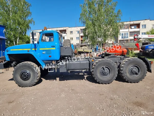 Седельный тягач Урал