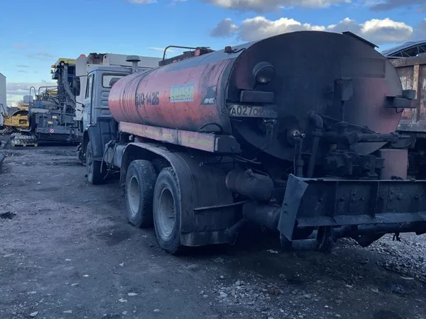 Автогудронатор КамАЗ ДС-142Б