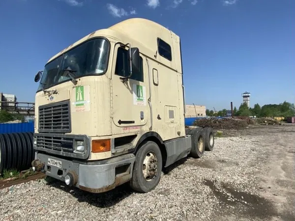 Седельный тягач International 9800