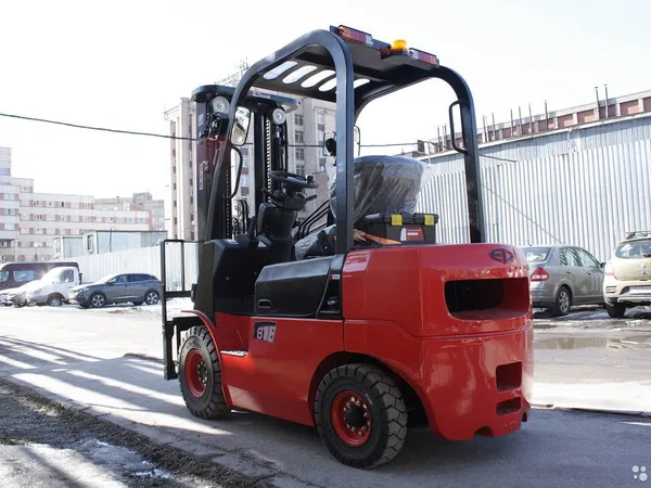 Вилочный погрузчик EP Equipment