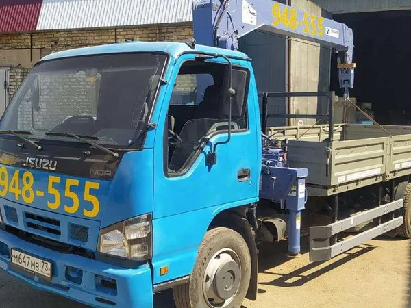 Бортовой грузовик с КМУ ISUZU NQR