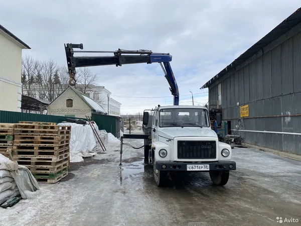 Бортовой грузовик с КМУ ГАЗ 3309