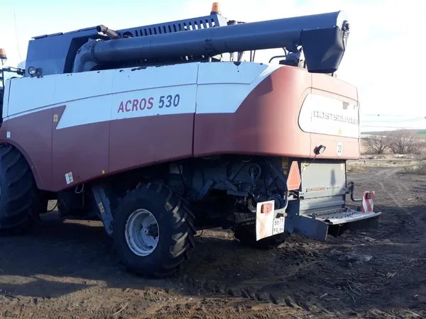 Зерноуборочный комбайн Ростсельмаш ACROS 530