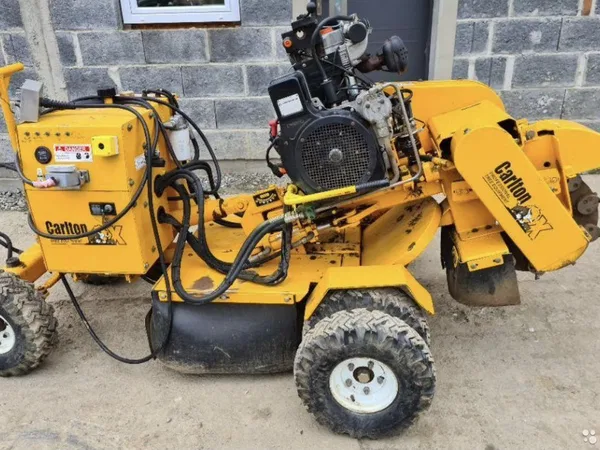 Измельчитель пней Carlton SP4012D